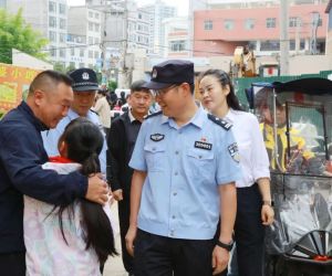 陆良县公安局做实护学工作  筑牢校园安全防线