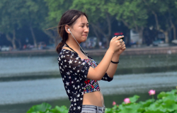 街拍到这样一个狂野不羁的美女